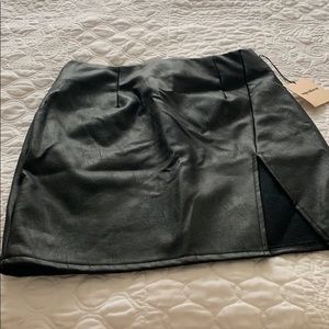 Super down faux leather mini skirt